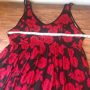 Torrid red and black floral tank size 1